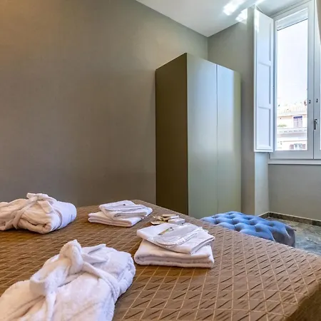 Piazza Di Spagna 51 Luxury 4*