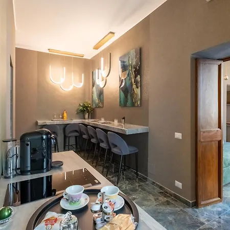 Piazza Di Spagna 51 Luxury 4*