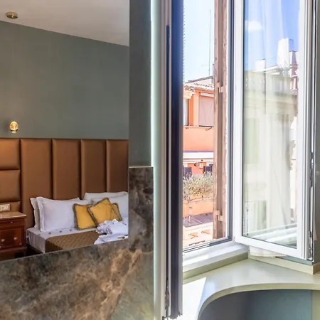 Piazza Di Spagna 51 Luxury 4*