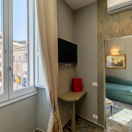 Piazza Di Spagna 51 Luxury 4*