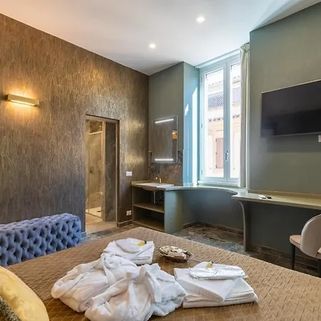 Piazza Di Spagna 51 Luxury 4*